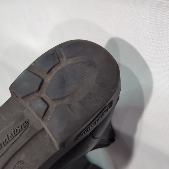 Blundstone Chelsea Boots - Picture 8 of 9